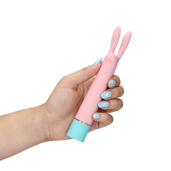 O Mini Vibrador Loveline possui 10 modos de vibração, é recarregável e à prova d'água. Feito em silicone ultra macio e ABS é seguro para o corpo, este vibrador foi concebido para incontáveis horas de prazer. Agora com a