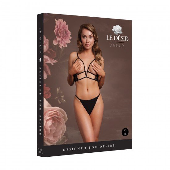 Este sutiã sexy Open Cup Triangular apresenta detalhes delicados de renda e deslizadores ajustáveis ​​para um ajuste perfeito. Feito em preto clássico, ele combina elegância e sensualidade para uma peça de lingerie deslu