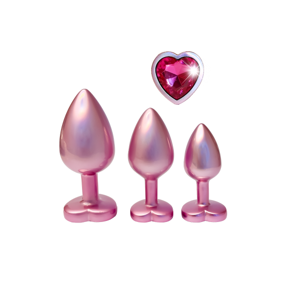 A coleção Gleaming Love apresenta este conjunto de plug anais com acabamento em pérola rosa em 3 tamanhos, cada um com uma pedra preciosa. Feitos de alumínio leve e suave e sem costura, esses brinquedos de prazer são fác